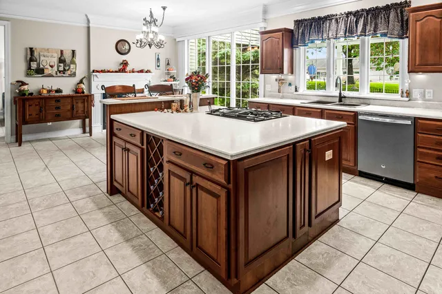 $645,000 | 3 Strawberry Road, Bloomington, IL 61704