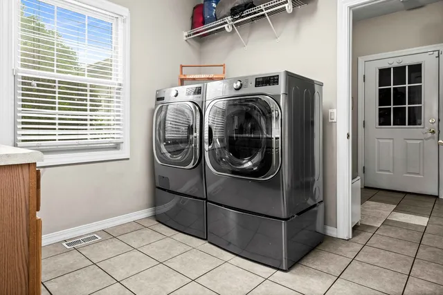 $645,000 | 3 Strawberry Road, Bloomington, IL 61704