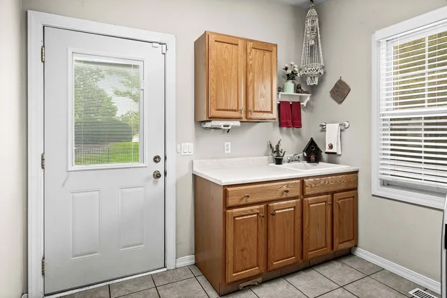 $645,000 | 3 Strawberry Road, Bloomington, IL 61704