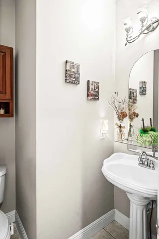 $645,000 | 3 Strawberry Road, Bloomington, IL 61704