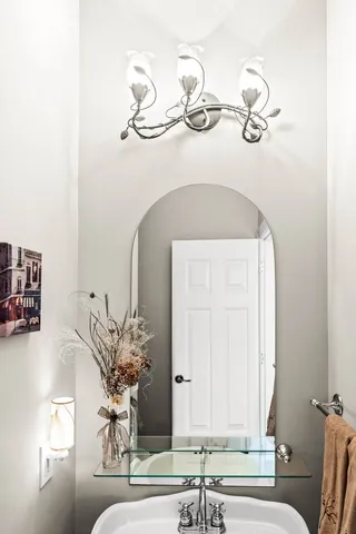 $645,000 | 3 Strawberry Road, Bloomington, IL 61704