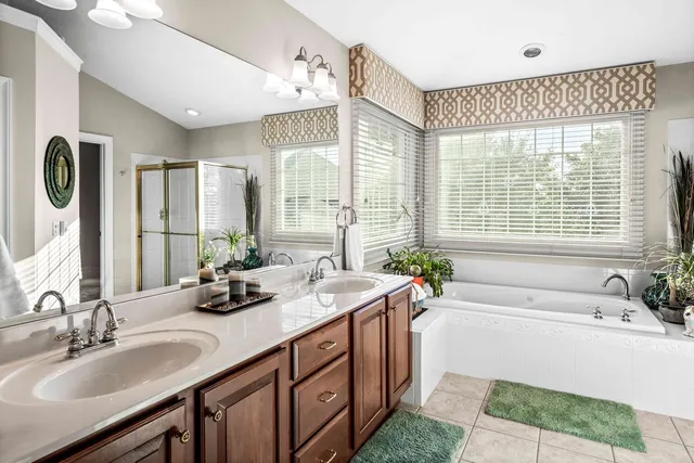 $645,000 | 3 Strawberry Road, Bloomington, IL 61704