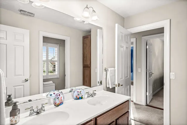 $645,000 | 3 Strawberry Road, Bloomington, IL 61704