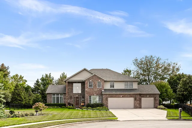 $645,000 | 3 Strawberry Road, Bloomington, IL 61704