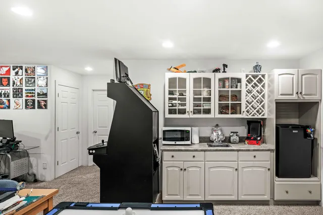 $645,000 | 3 Strawberry Road, Bloomington, IL 61704