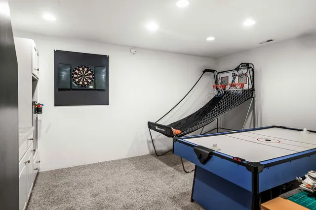 $645,000 | 3 Strawberry Road, Bloomington, IL 61704