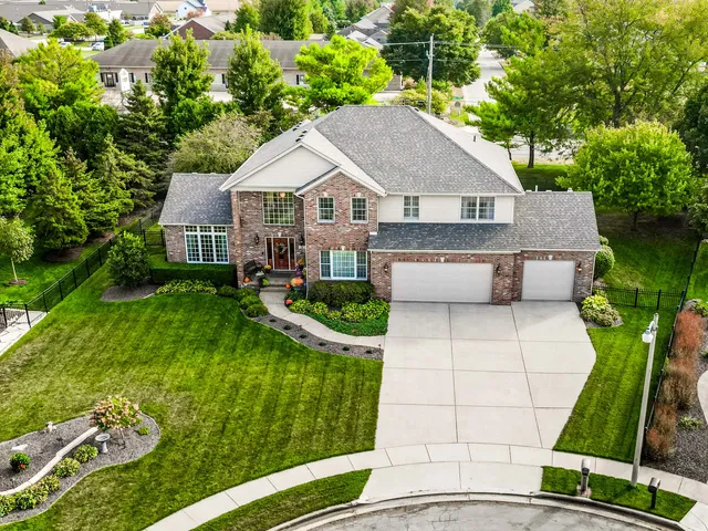 $645,000 | 3 Strawberry Road, Bloomington, IL 61704