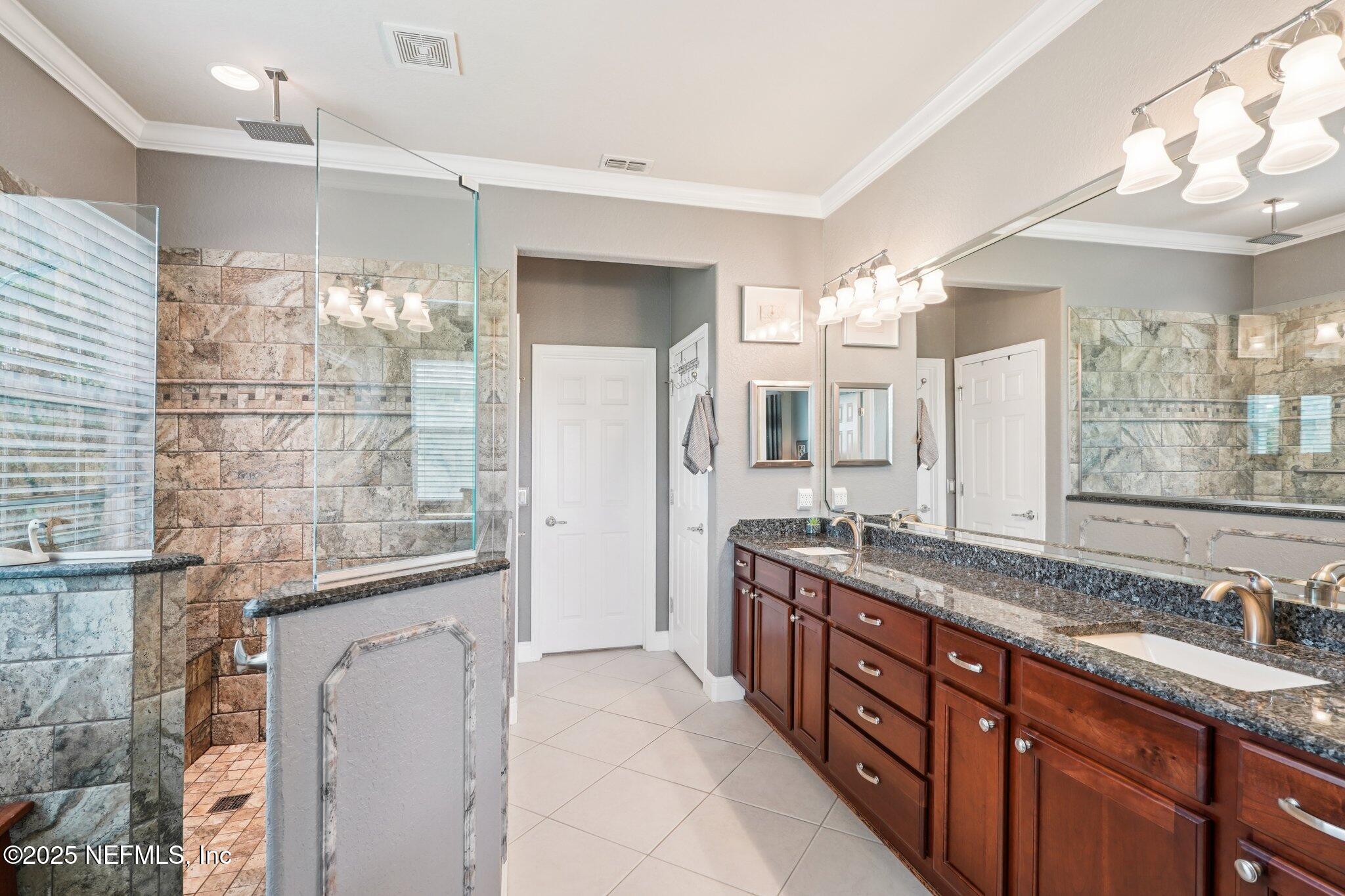 9839 Southwest 63rd Loop Ocala, FL 34481 - Photo 13 of 43 Primary Bathroom