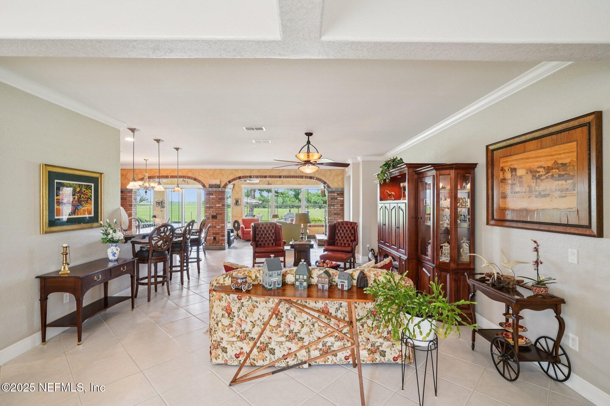 9839 Southwest 63rd Loop Ocala, FL 34481 - Photo 5 of 43 Great Room