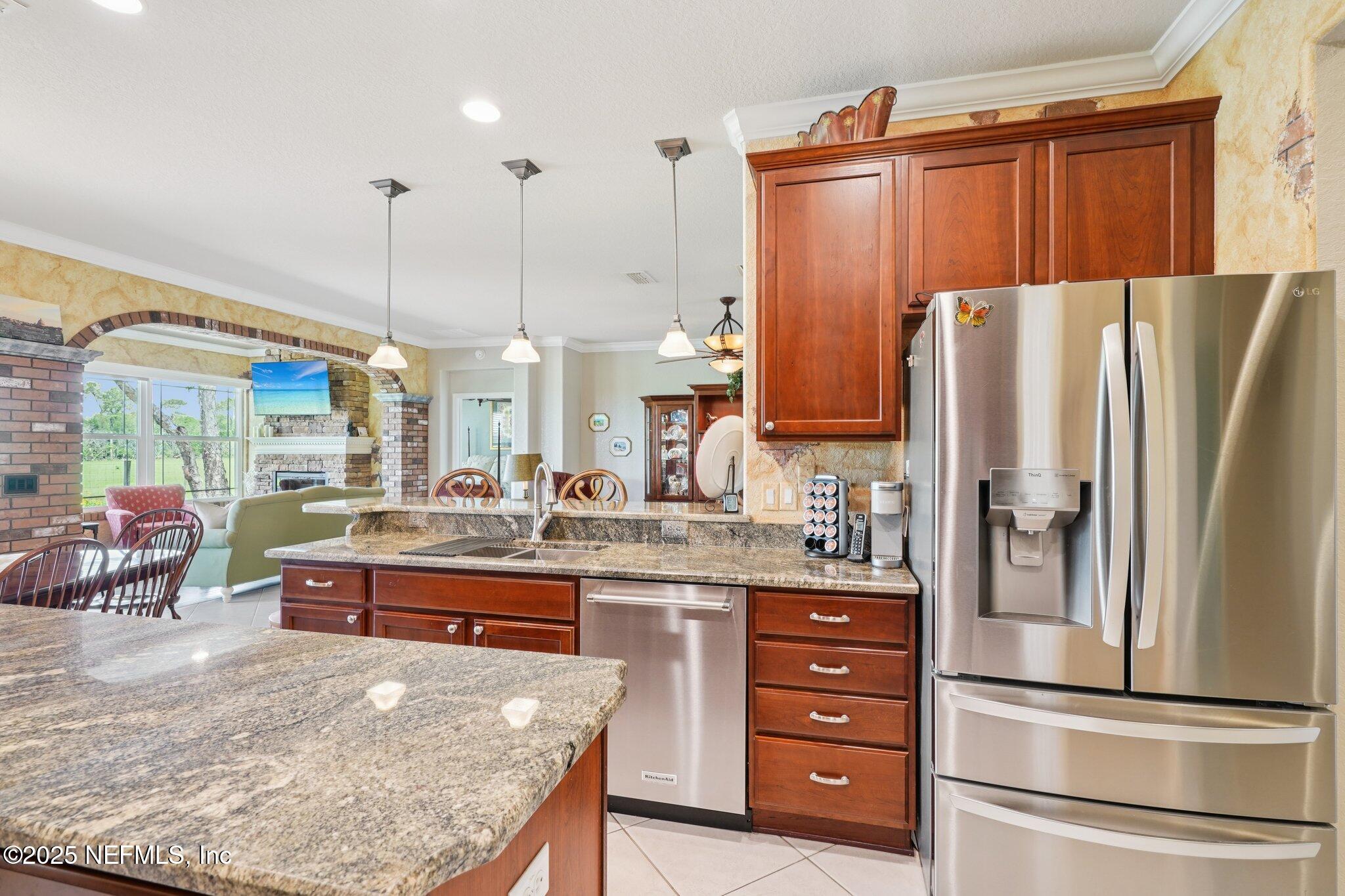 9839 Southwest 63rd Loop Ocala, FL 34481 - Photo 7 of 43 kitchen