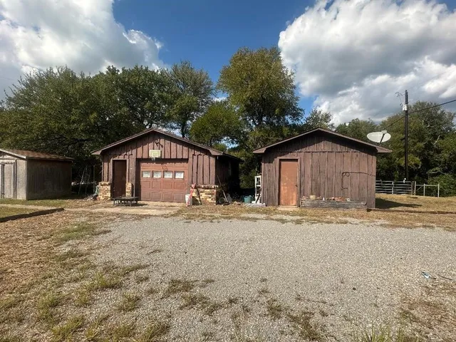 $229,900 | 345 Hopper Road, Whitewright, TX 75491