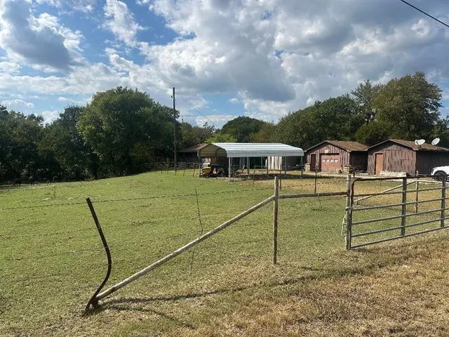 $229,900 | 345 Hopper Road, Whitewright, TX 75491