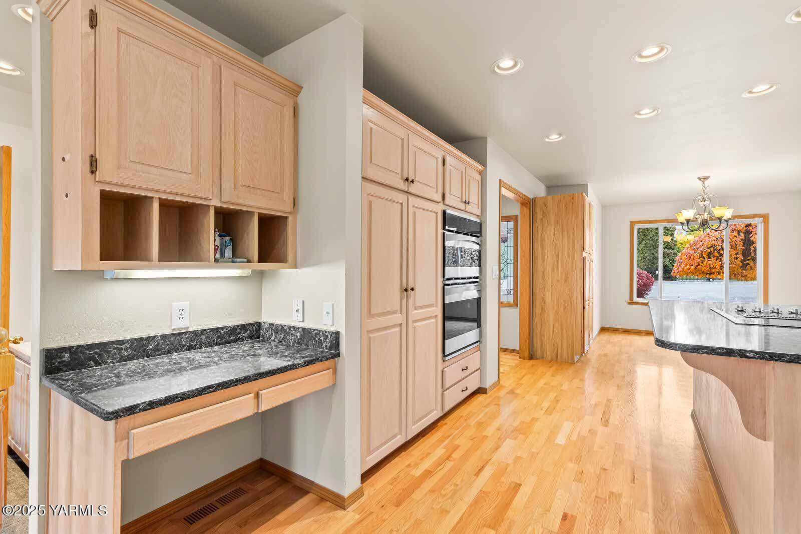 613 South Friedline Road Yakima, WA 98908 - Photo 13 of 54 12. Kitchen Work Space