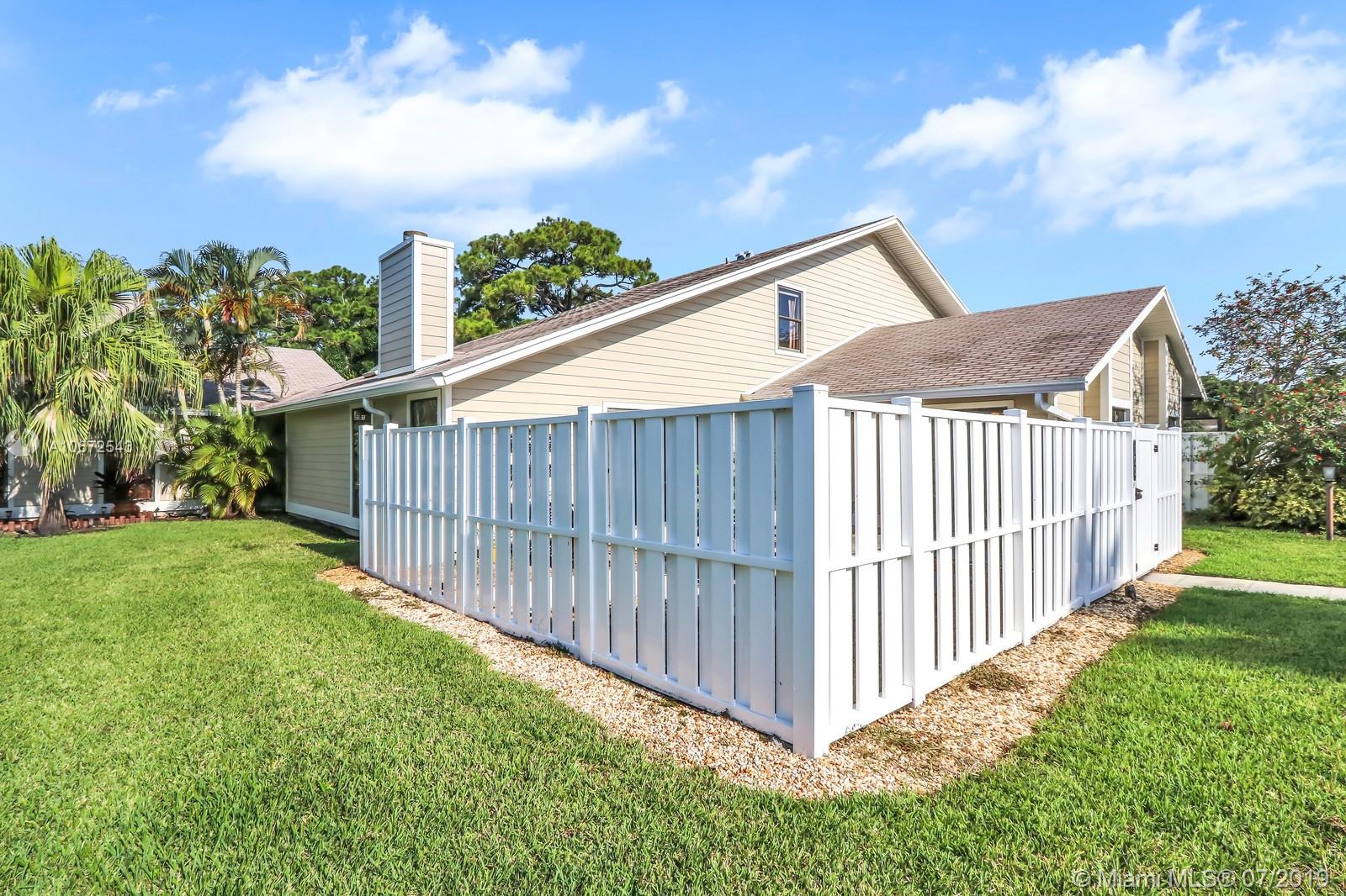 103 Summerwinds Lane Jupiter, FL 33458 - Photo 3 of 56