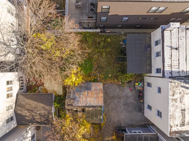 a buildings view with a outdoor space