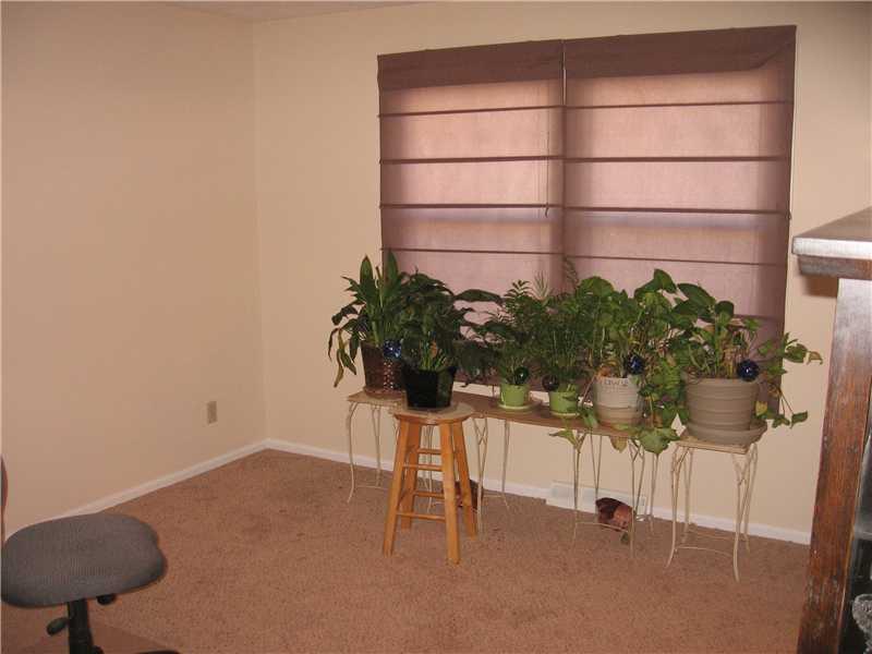 498 Valley Way Road Greenwood, IN 46142 - Photo 3 of 16 Gallery Image 3