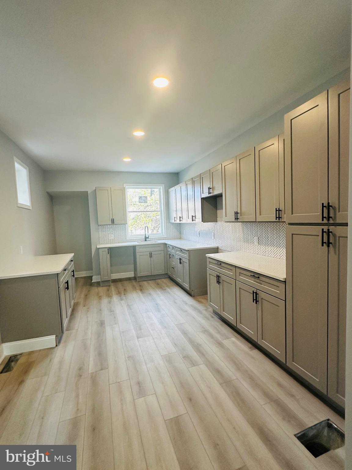 3451 Cottman Avenue Philadelphia, PA 19149 - Photo 5 of 18