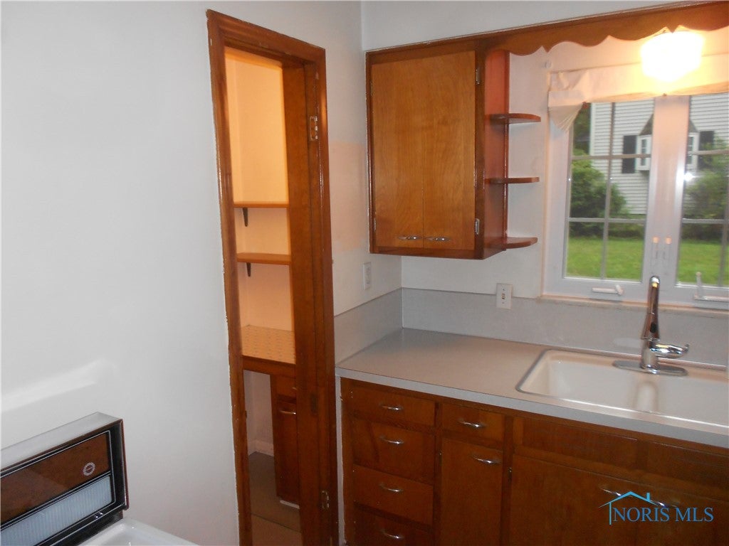 5318 Brandon Road Toledo, OH 43615 - Photo 17 of 36 Gallery Image 17
