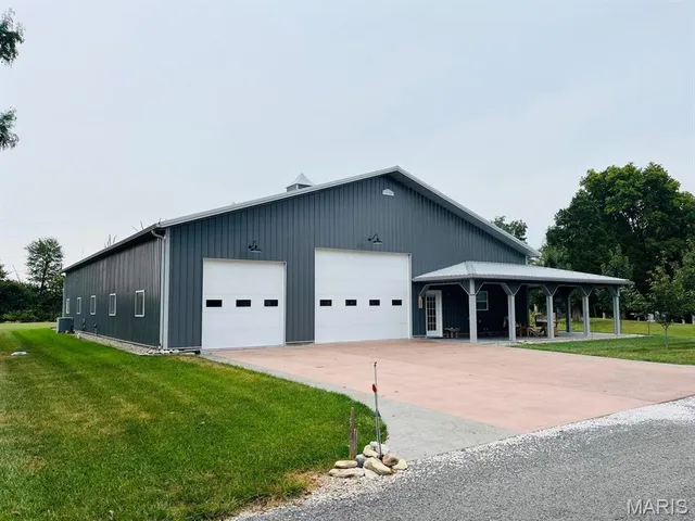 $340,000 | 501 Jefferson Street, Carrollton, IL 62016