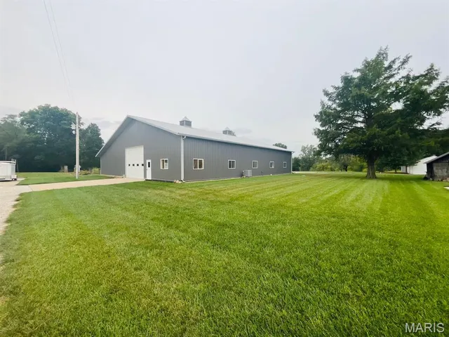 $340,000 | 501 Jefferson Street, Carrollton, IL 62016