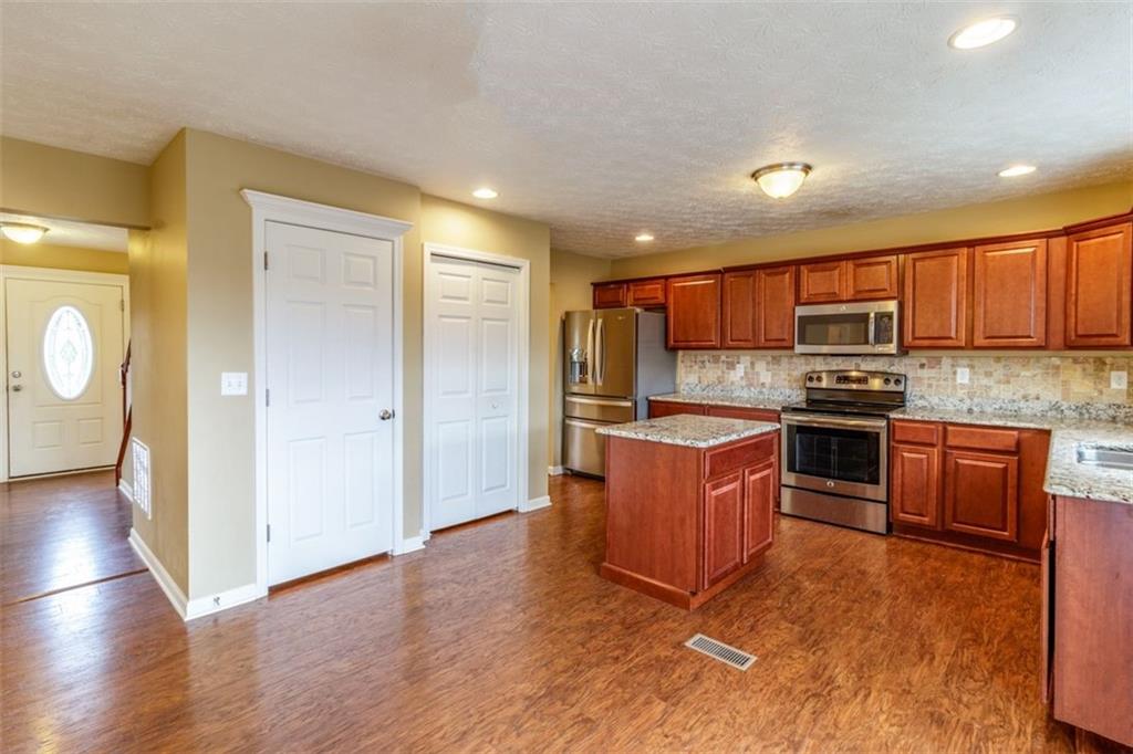 205 West Country Barn Road Houston, PA 15342 - Photo 11 of 22