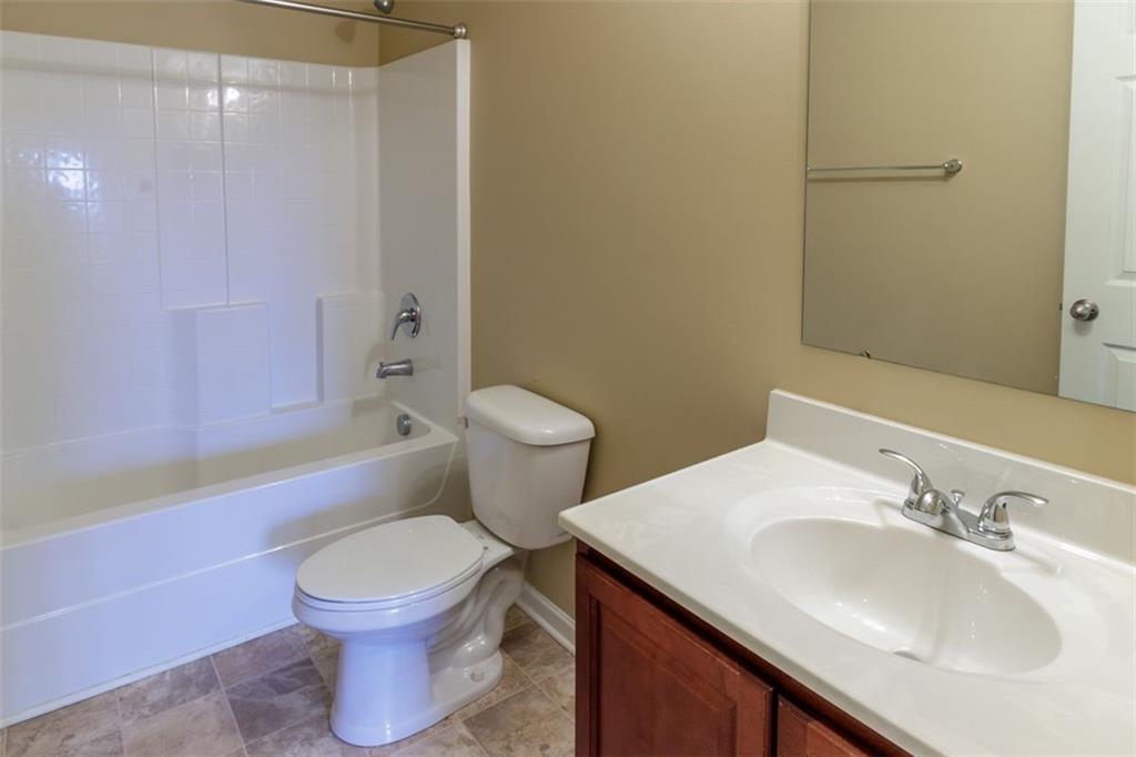 205 West Country Barn Road Houston, PA 15342 - Photo 15 of 22