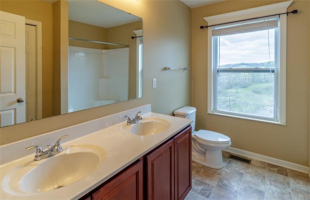205 West Country Barn Road Houston, PA 15342 - Photo 18 of 22