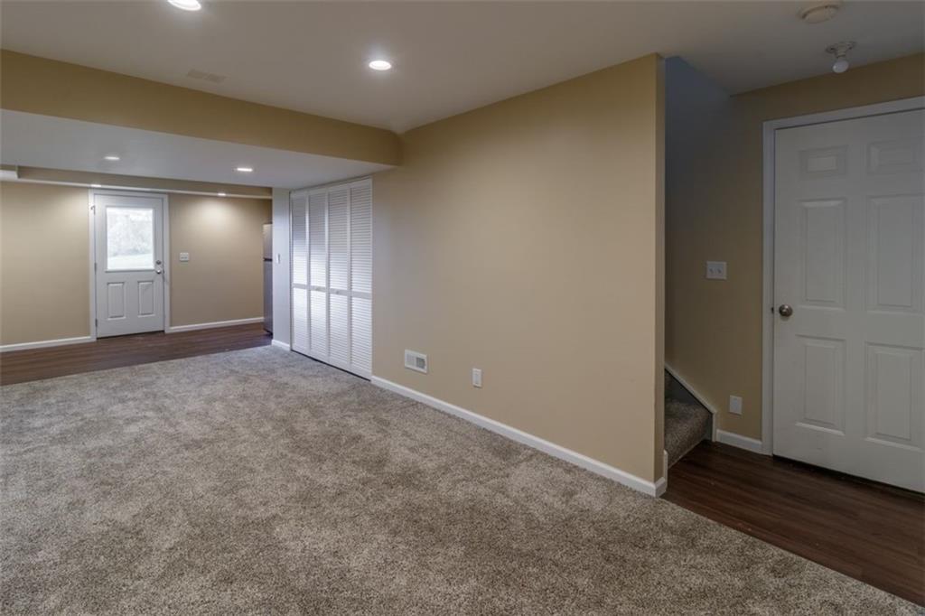 205 West Country Barn Road Houston, PA 15342 - Photo 19 of 22