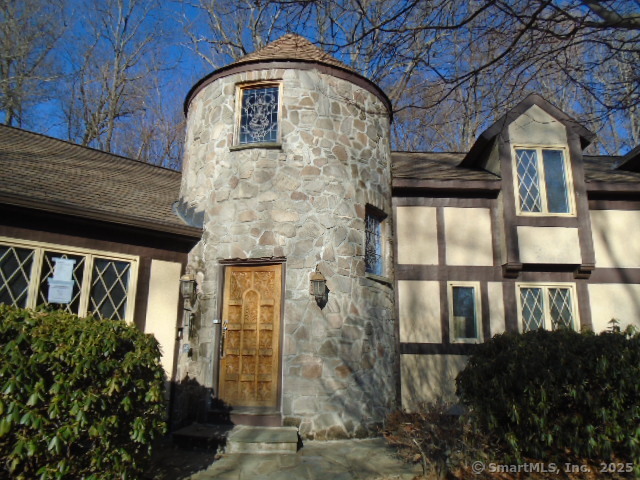 11 Timbercrest Drive Canton, CT 06019 - Photo 4 of 39 a front view of a house