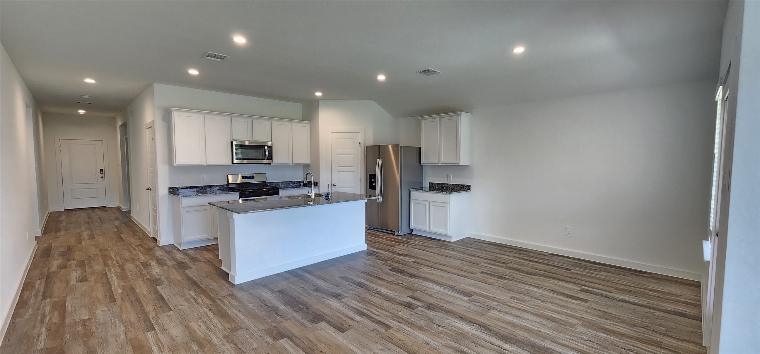 1107 Toledo Bend Pass Rosharon, TX 77583 - Photo 3 of 30 Kitchen to breakfast area