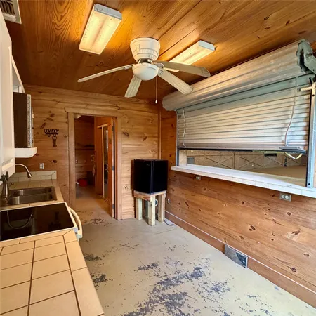 $2,600 | 4473 Highway 90, Unit A, Alleyton, TX 78935