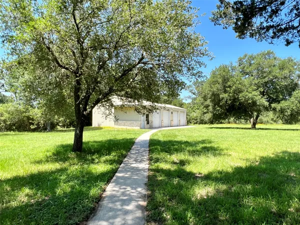 $2,600 | 4473 Highway 90, Unit A, Alleyton, TX 78935