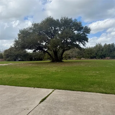 $2,600 | 4473 Highway 90, Unit A, Alleyton, TX 78935