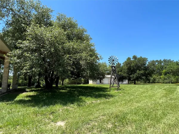 $2,600 | 4473 Highway 90, Unit A, Alleyton, TX 78935