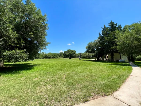 $2,600 | 4473 Highway 90, Unit A, Alleyton, TX 78935