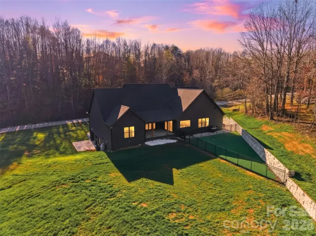 $1,199,000 | 6054 Willowbottom Road, Hickory, NC 28602