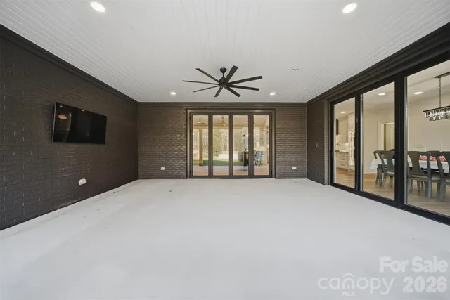 $1,199,000 | 6054 Willowbottom Road, Hickory, NC 28602