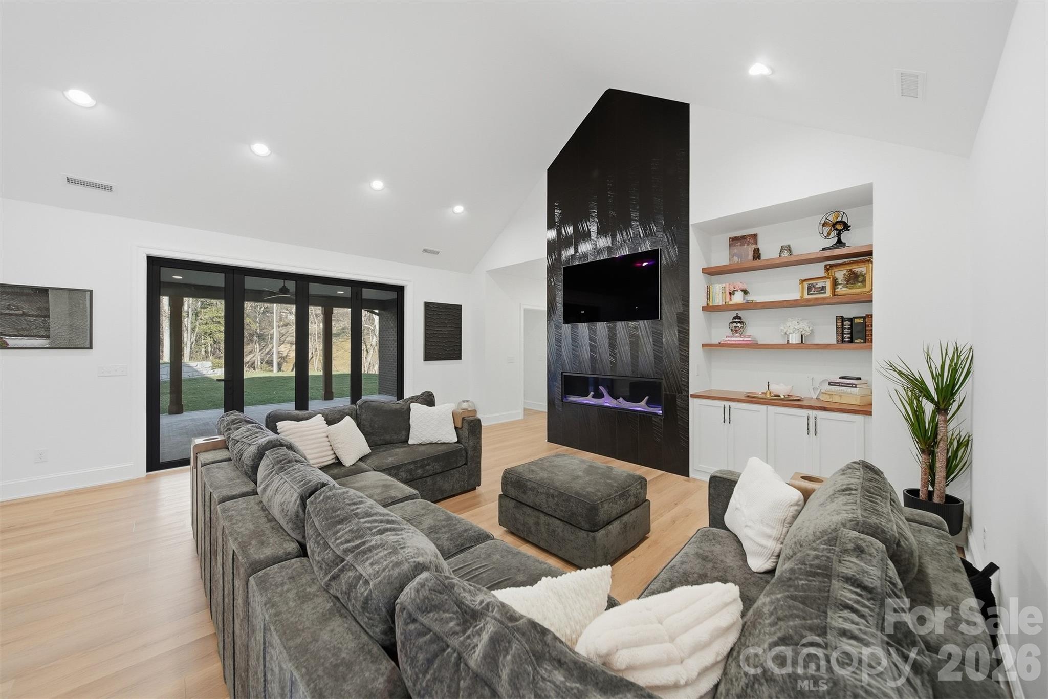 6054 Willowbottom Road Hickory, NC 28602 - Photo 3 of 48