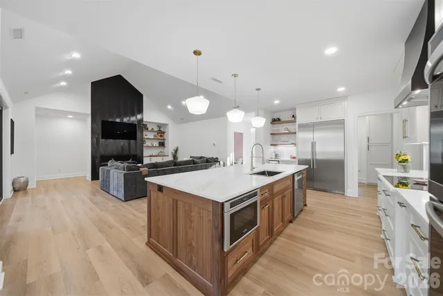 $1,199,000 | 6054 Willowbottom Road, Hickory, NC 28602