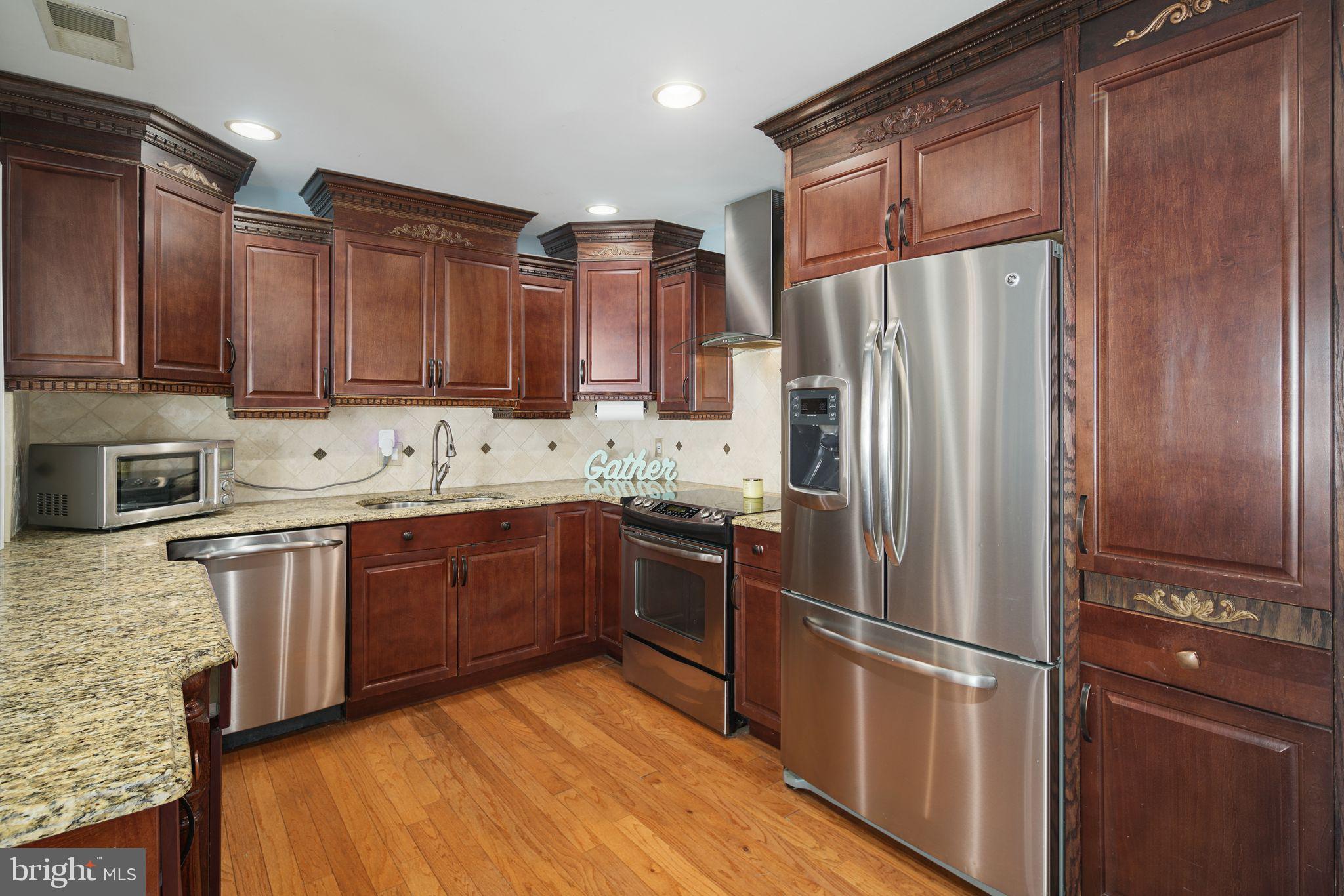 5 Candytuft Road Levittown, PA 19057 - Photo 9 of 35 Gallery Image 9
