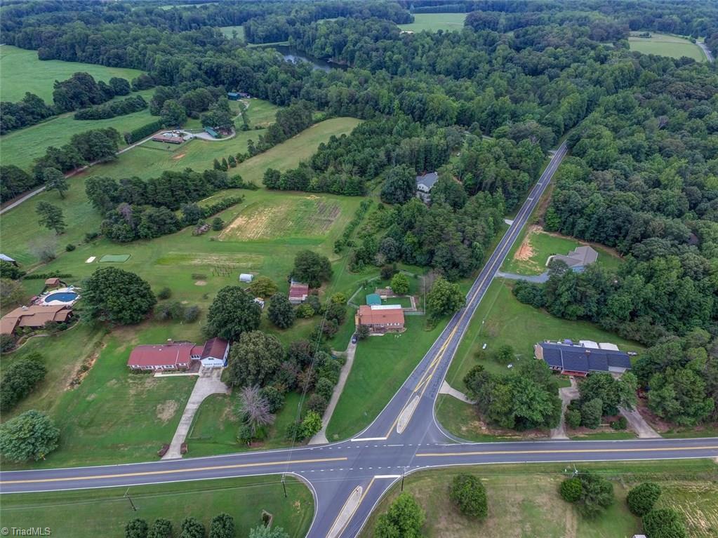 8136 Witty Road Summerfield, NC 27358 - Photo 3 of 7 Gallery Image 3