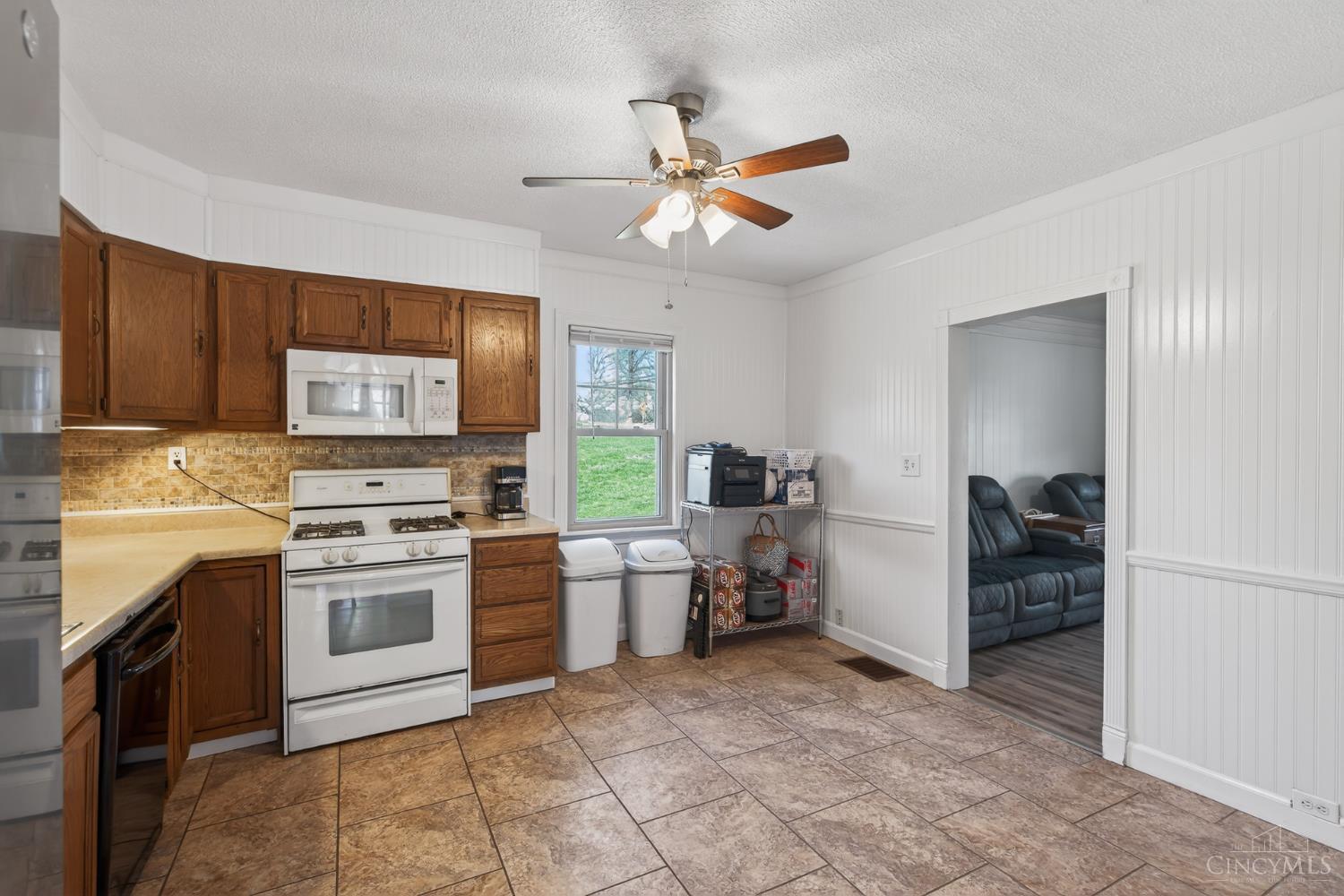 6823 Thompson Road Cincinnati, OH 45247 - Photo 16 of 53