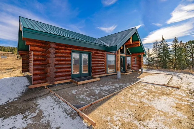 $699,000 | 12594 Takeuchi Drive, Donnelly, ID 83615