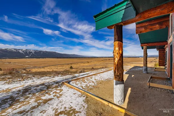 $699,000 | 12594 Takeuchi Drive, Donnelly, ID 83615