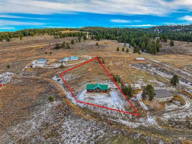 $699,000 | 12594 Takeuchi Drive, Donnelly, ID 83615