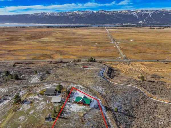 $699,000 | 12594 Takeuchi Drive, Donnelly, ID 83615