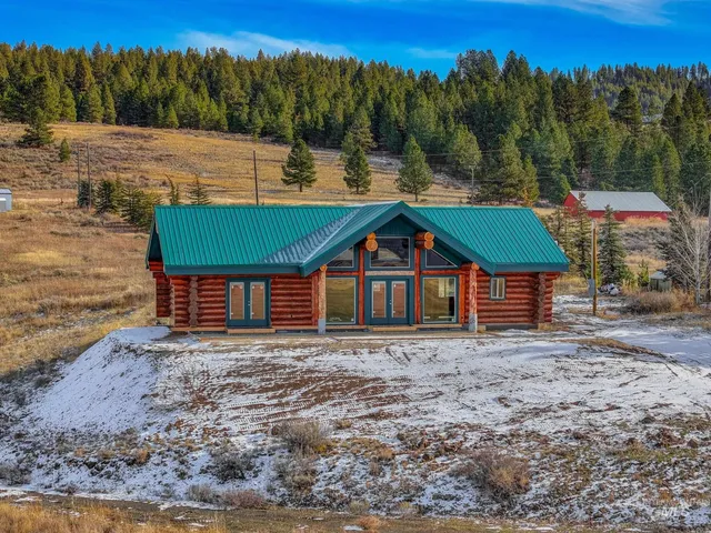 $699,000 | 12594 Takeuchi Drive, Donnelly, ID 83615