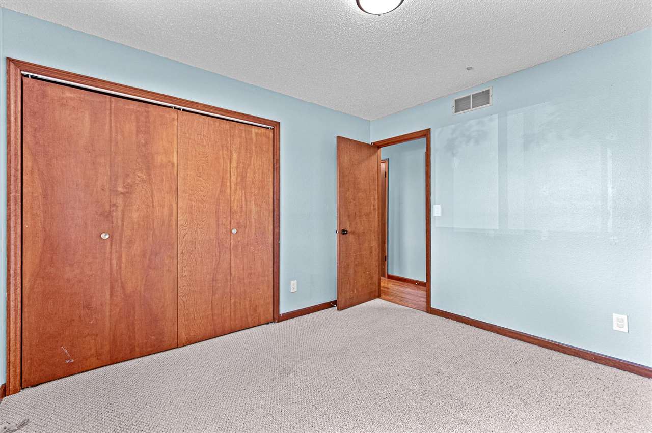 206 Hilltop Road Southwest Swisher, IA 52338 - Photo 18 of 38 Gallery Image 18