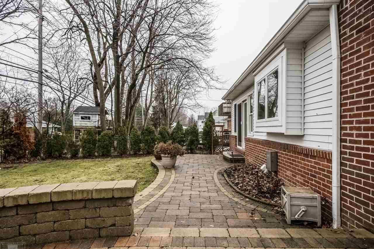 1630 Oxford Road Grosse Pointe Woods, MI 48236 - Photo 48 of 50