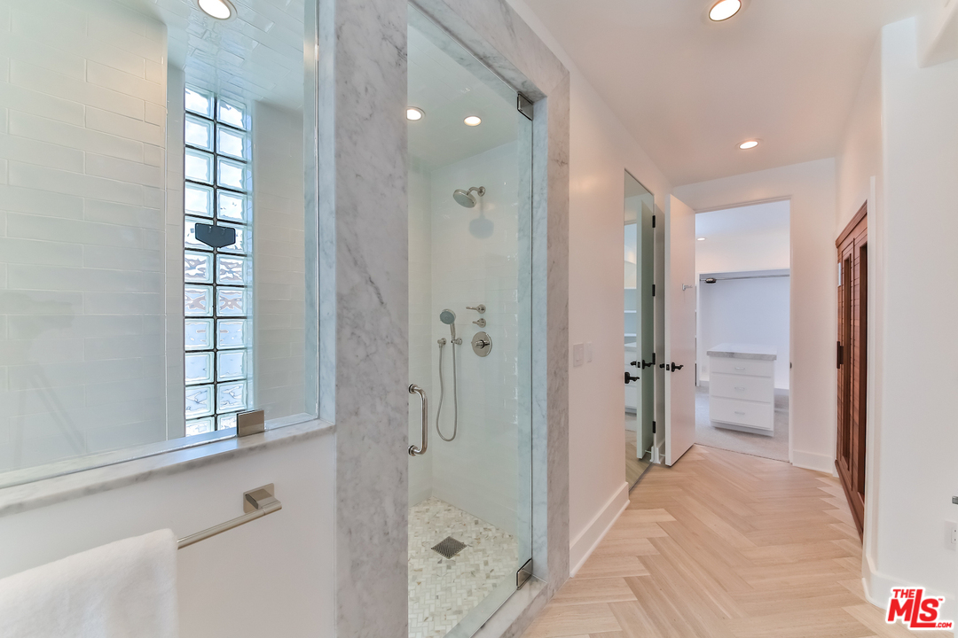 124 Reef Mall Marina del Rey, CA 90292 - Photo 30 of 44